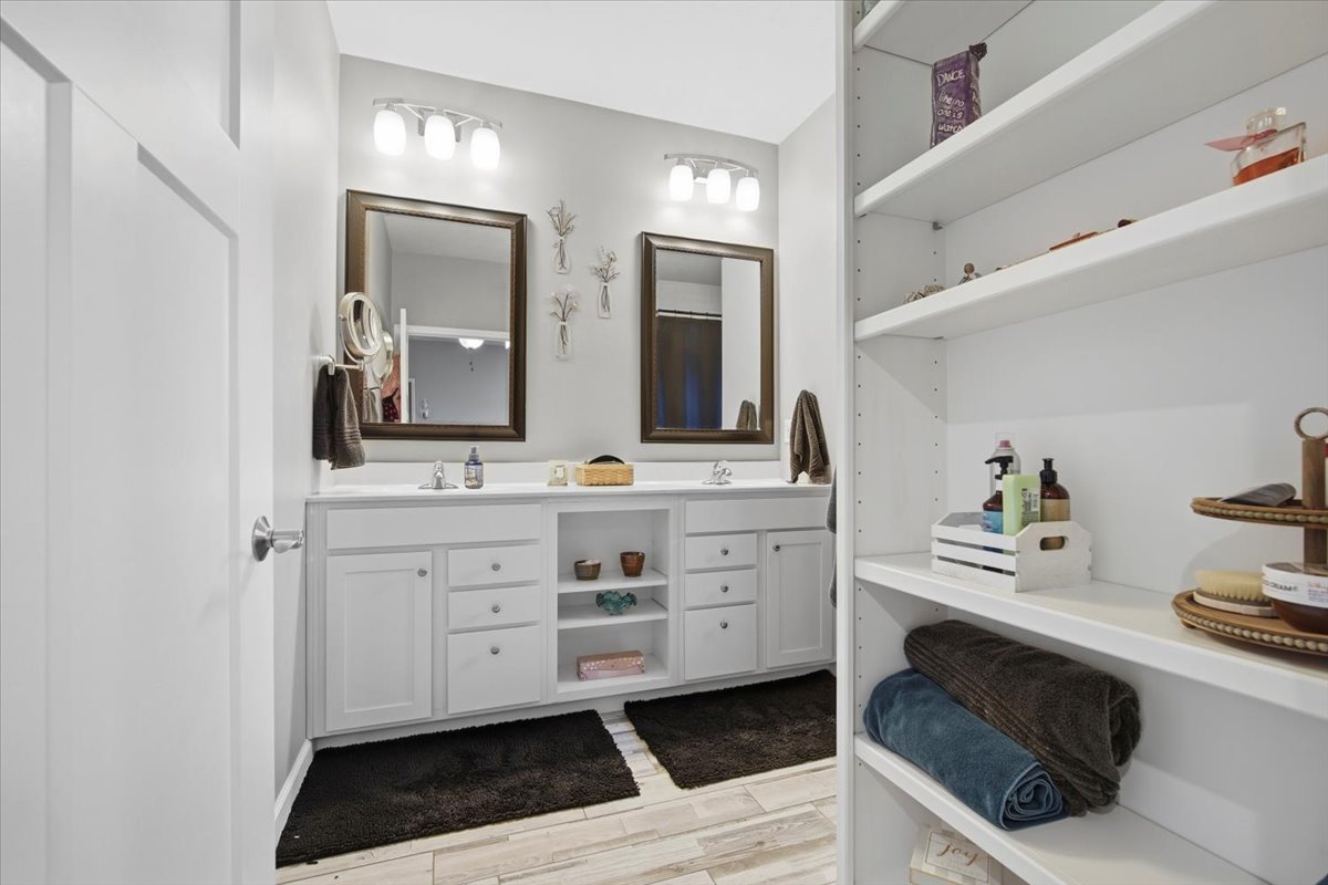 500 Raef Road, Downs, IL 61736