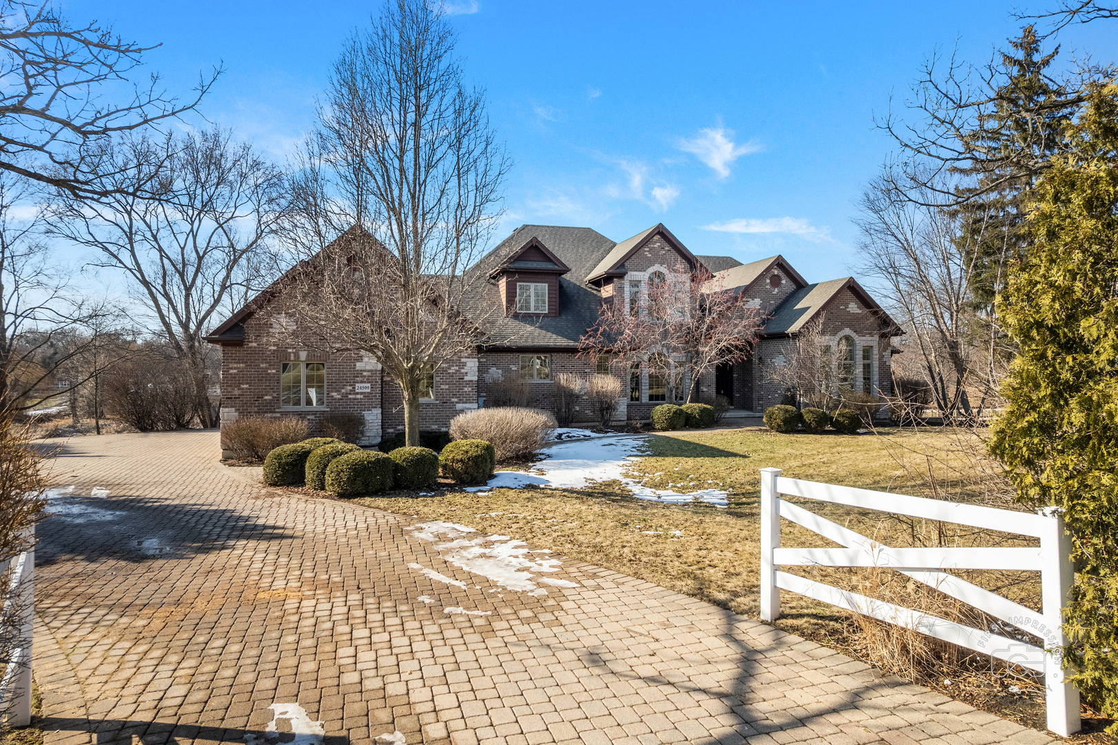 24599 W Indian Trail Road, Barrington, IL 60010