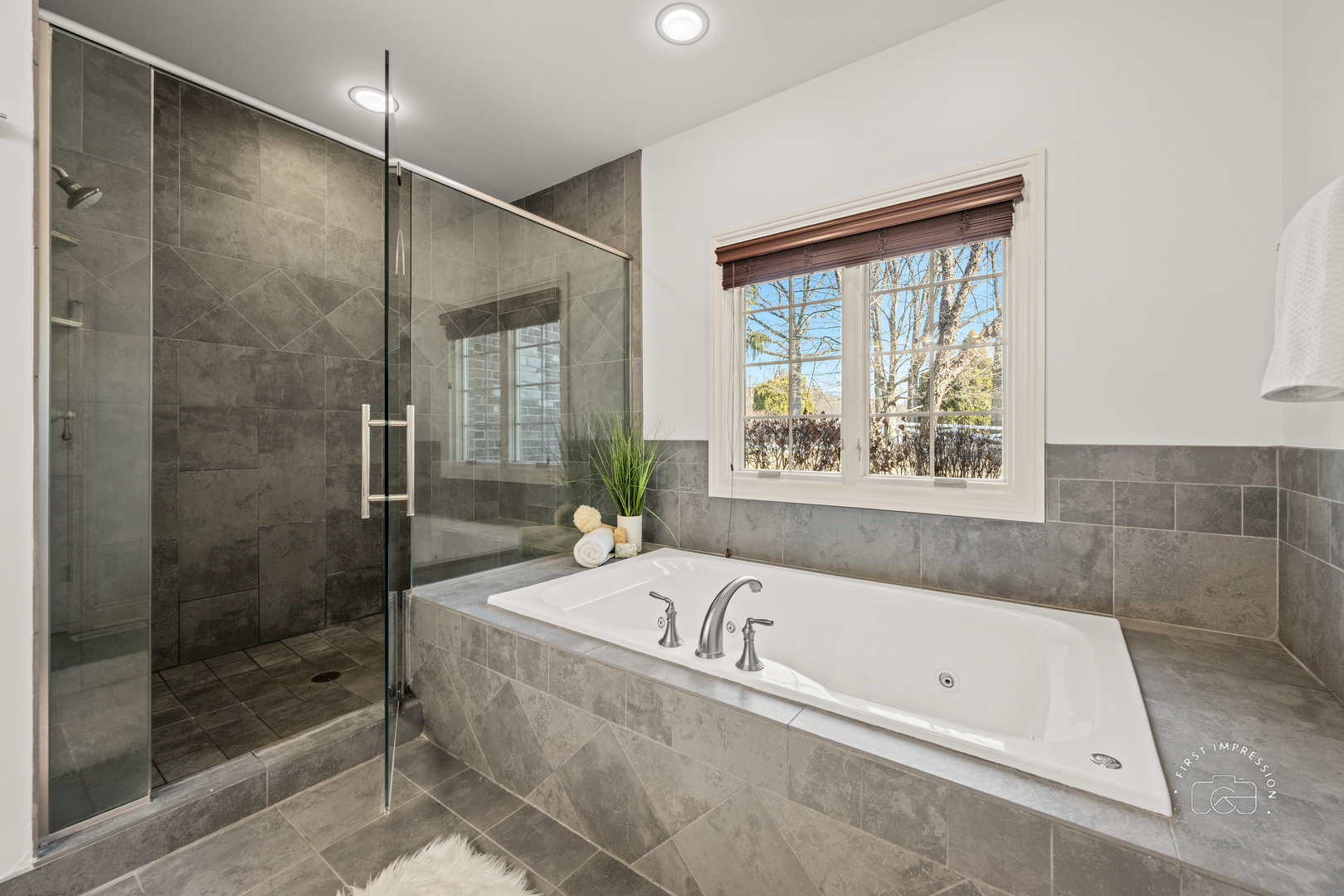 24599 W Indian Trail Road, Barrington, IL 60010