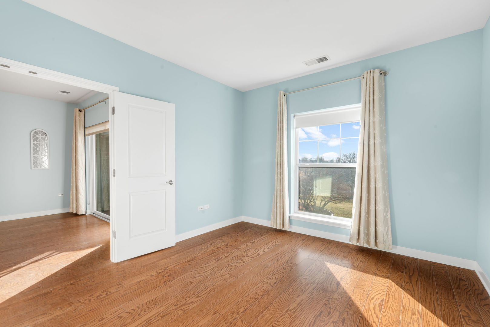 2692 Stone Circle #209, Geneva, IL 60134