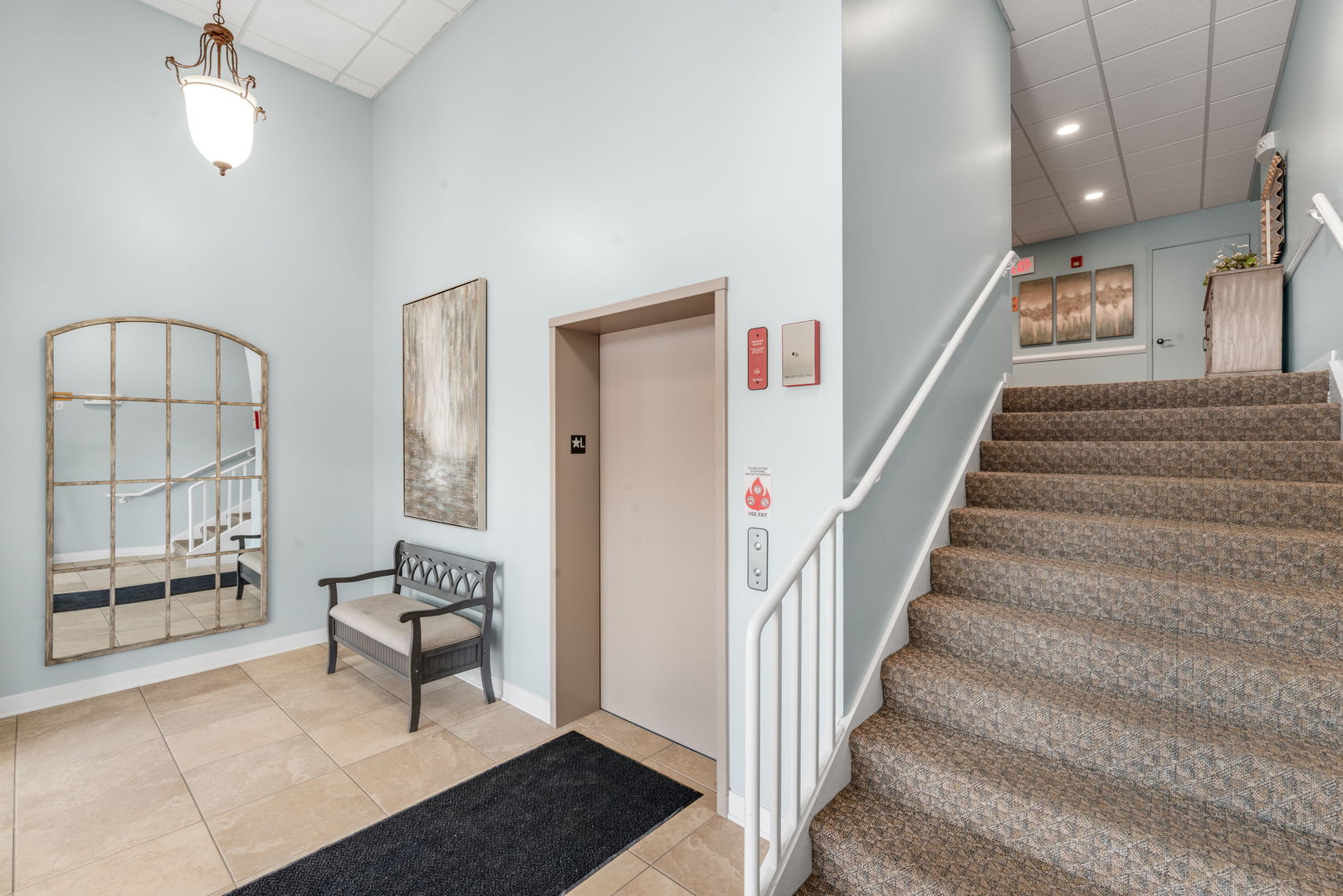 2692 Stone Circle #209, Geneva, IL 60134