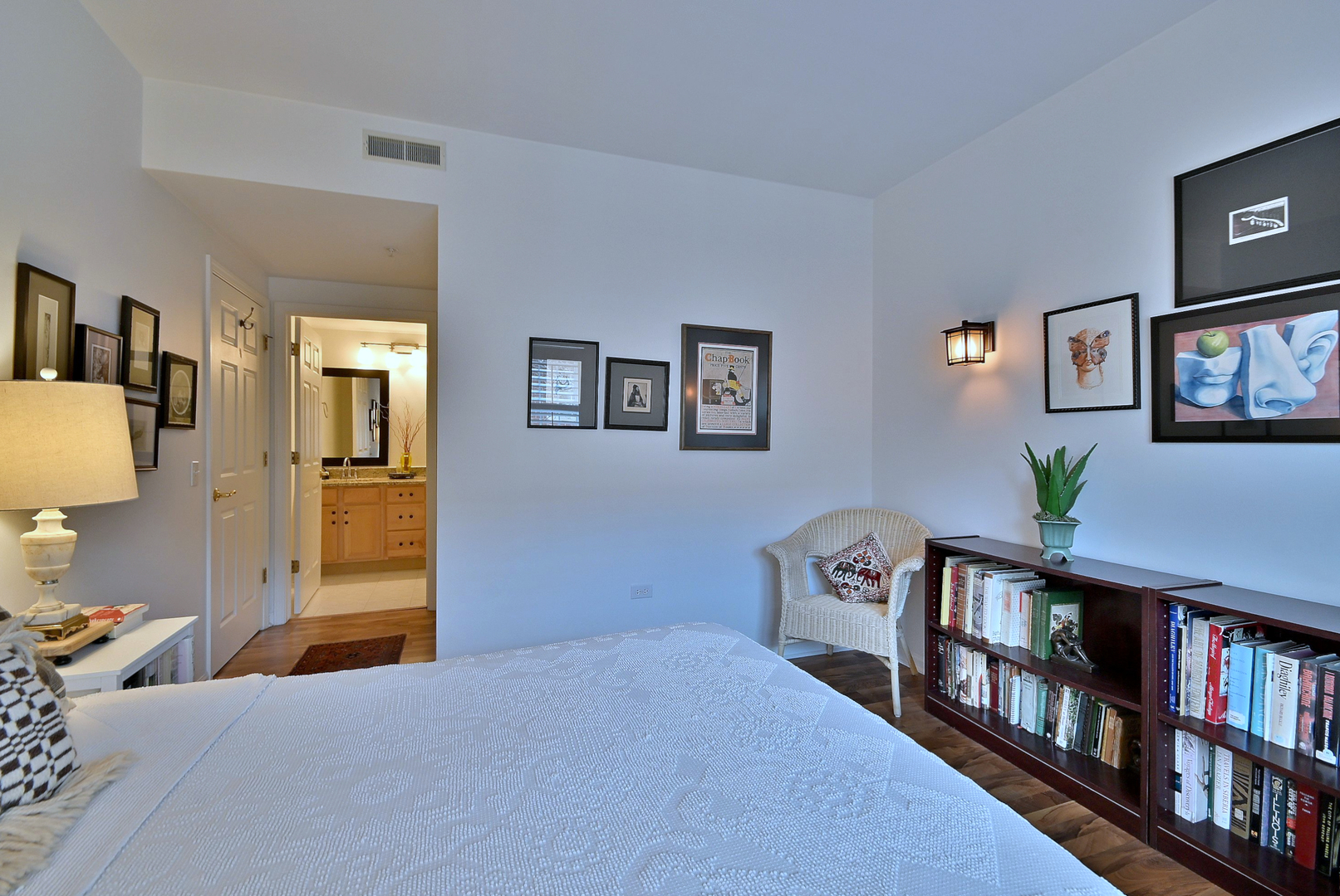 210 N Addison Avenue #301, Elmhurst, IL 60126