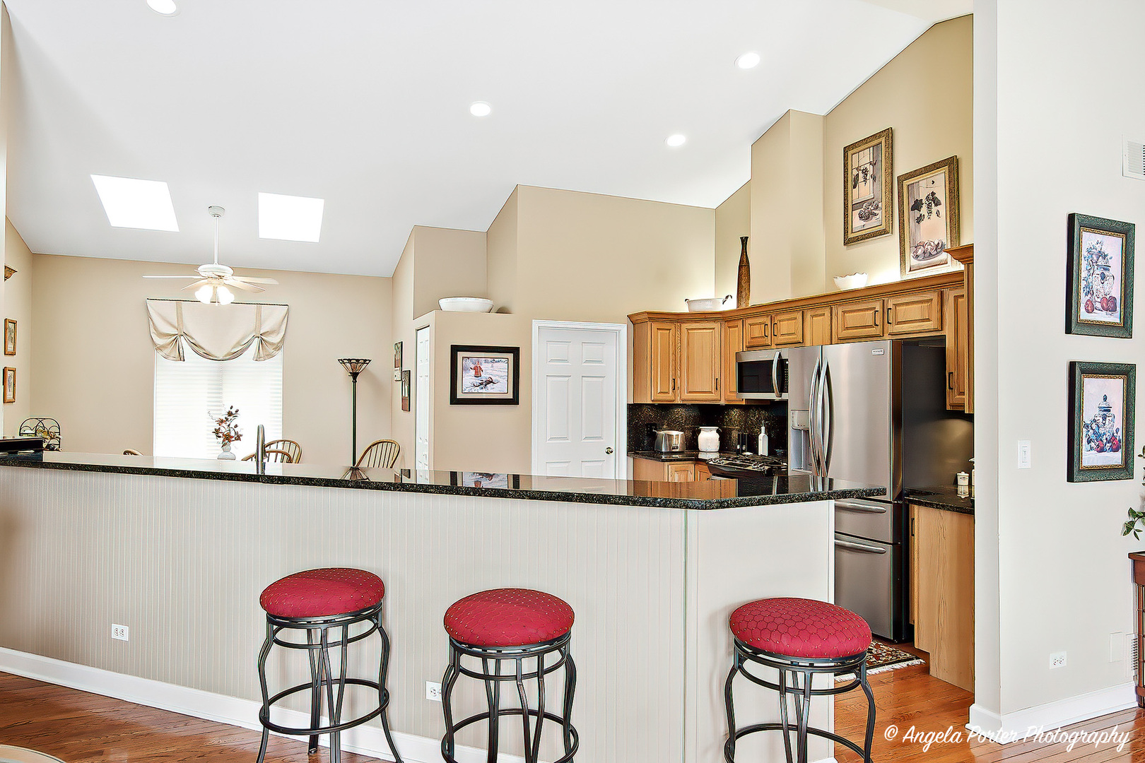 3428 KINGS LAIR Drive, Spring Grove, IL 60081