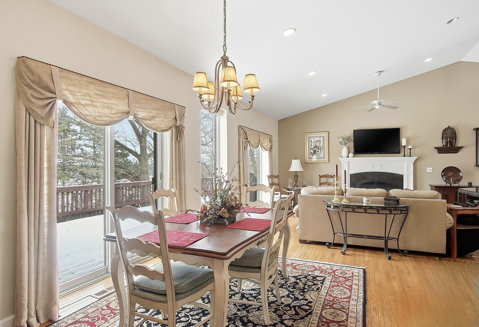 3428 KINGS LAIR Drive, Spring Grove, IL 60081