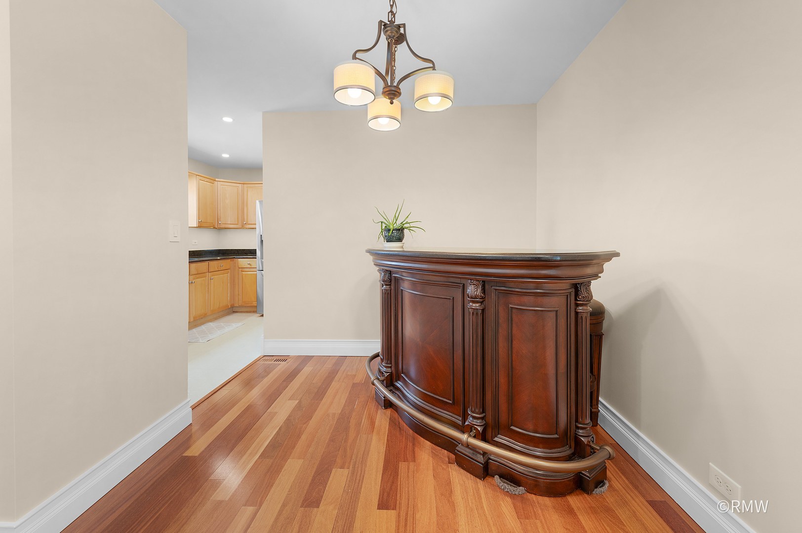 1149 Carlisle Avenue, Elk Grove Village, IL 60007