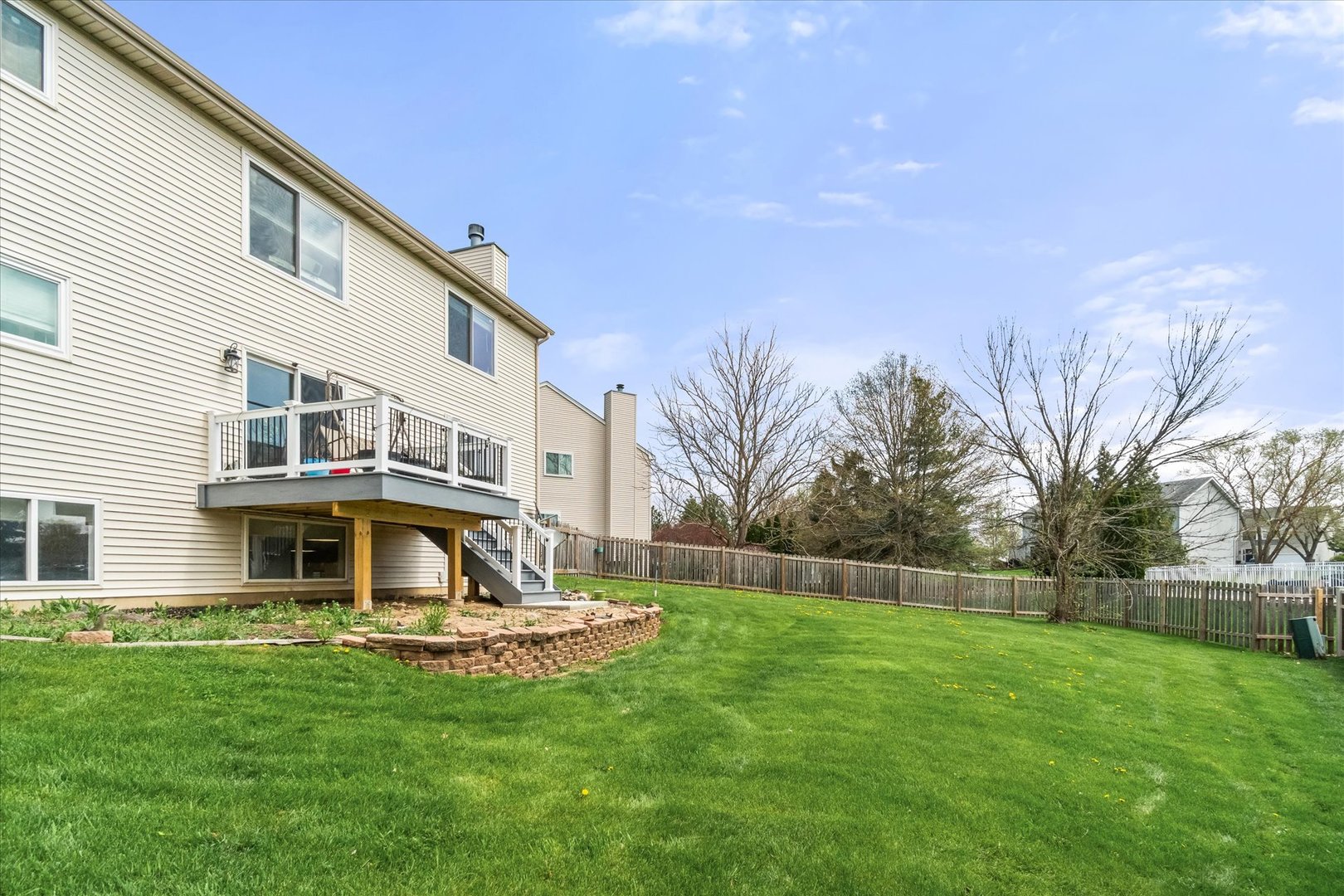 427 Essex Court, Sugar Grove, IL 60554