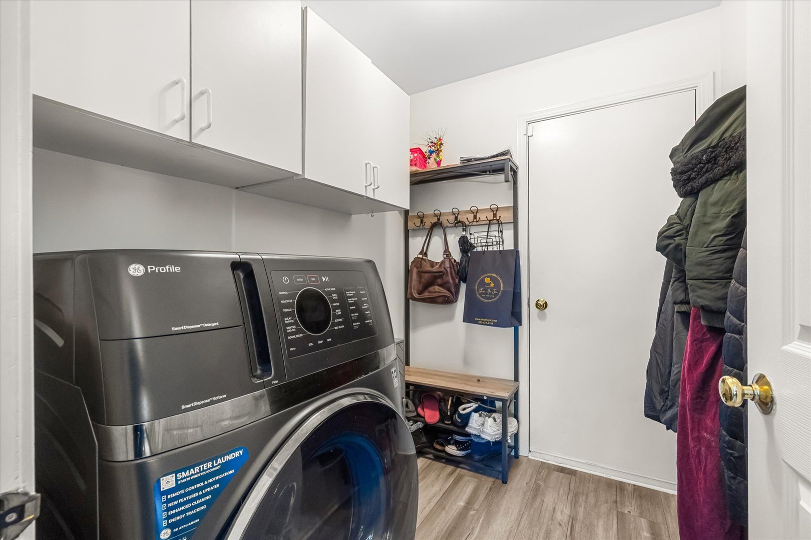 427 Essex Court, Sugar Grove, IL 60554