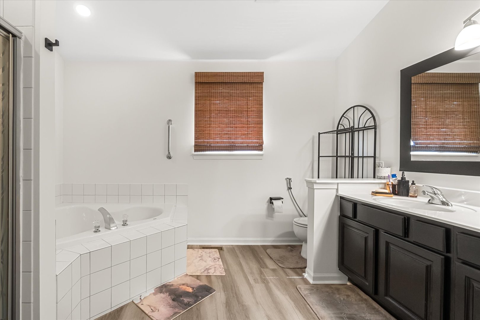 427 Essex Court, Sugar Grove, IL 60554