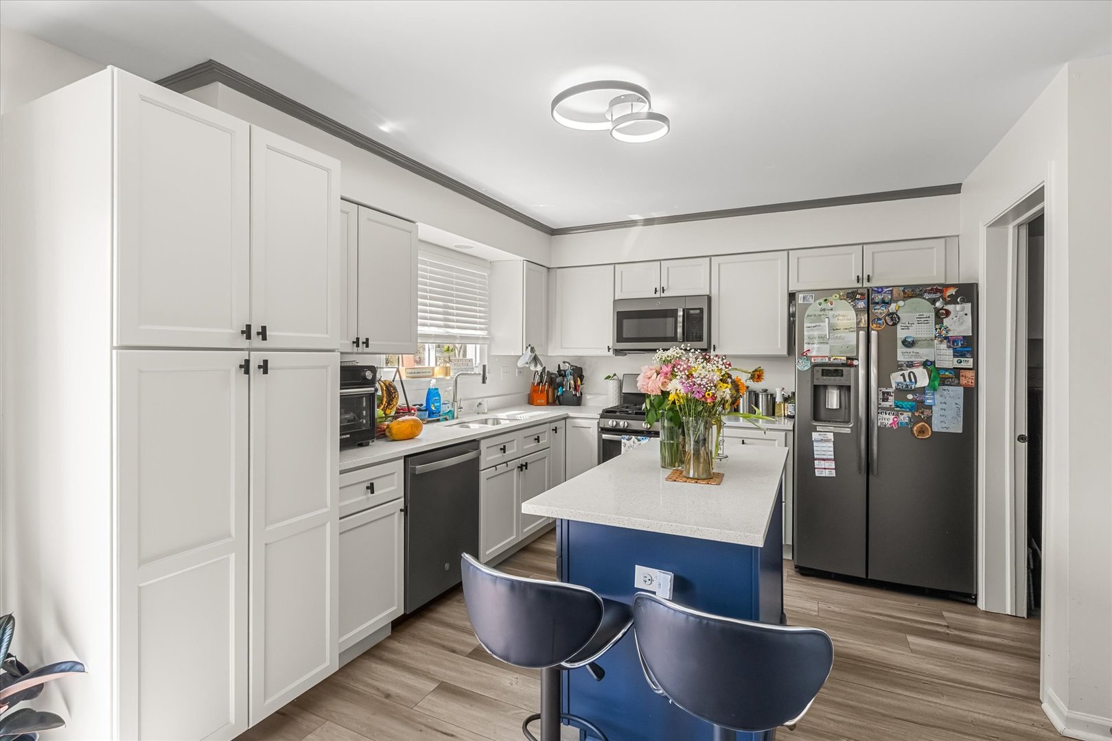 427 Essex Court, Sugar Grove, IL 60554