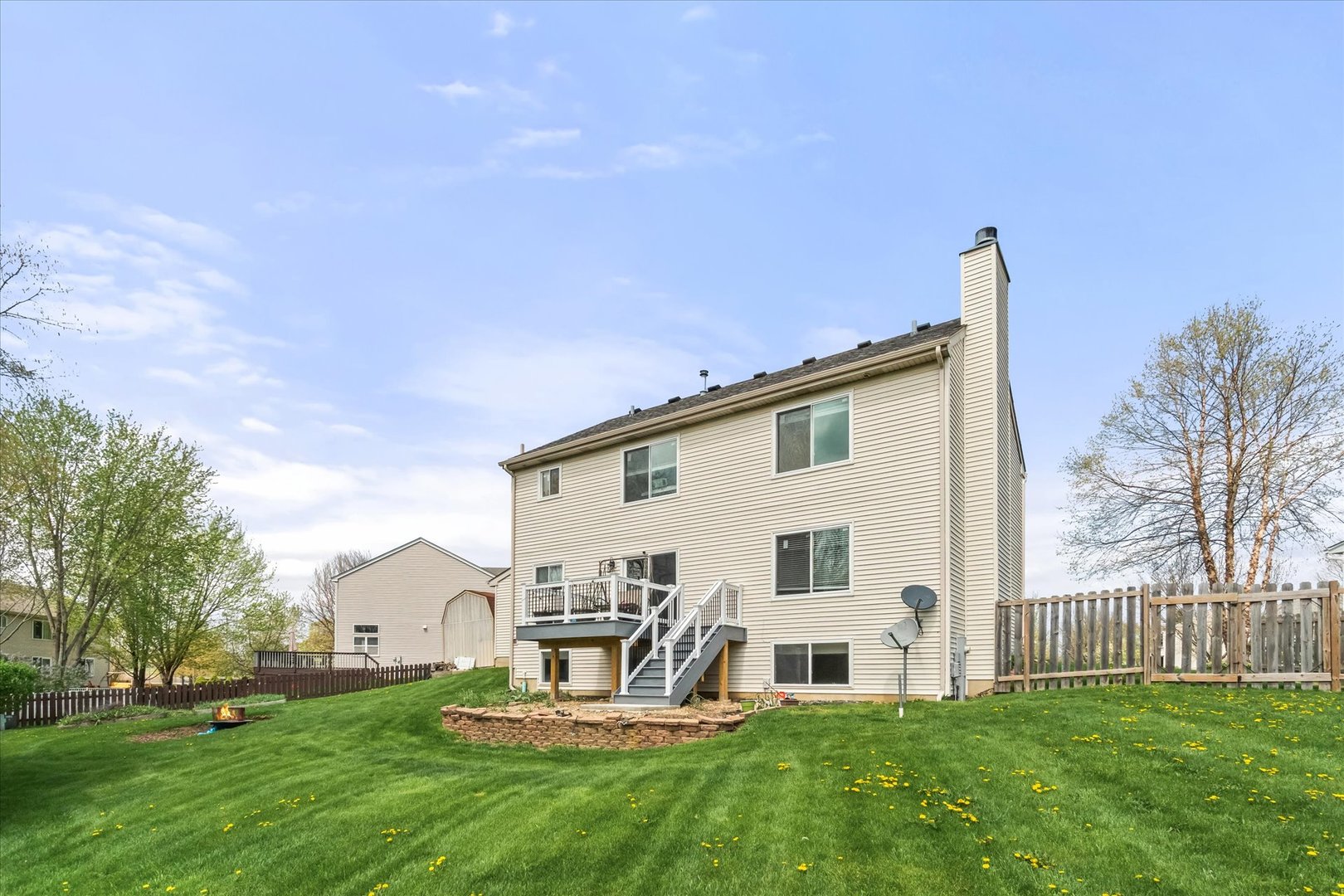 427 Essex Court, Sugar Grove, IL 60554