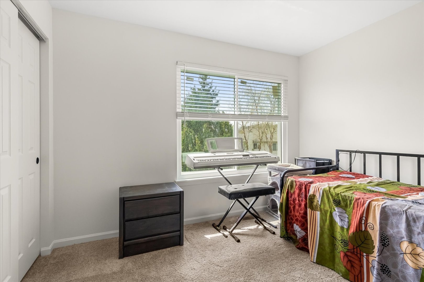 427 Essex Court, Sugar Grove, IL 60554