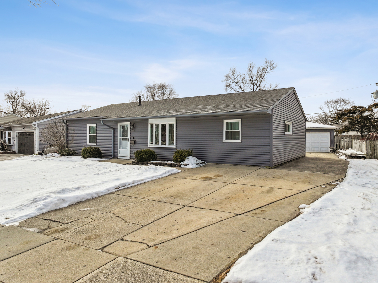 416 Concord Drive, Streamwood, IL 60107