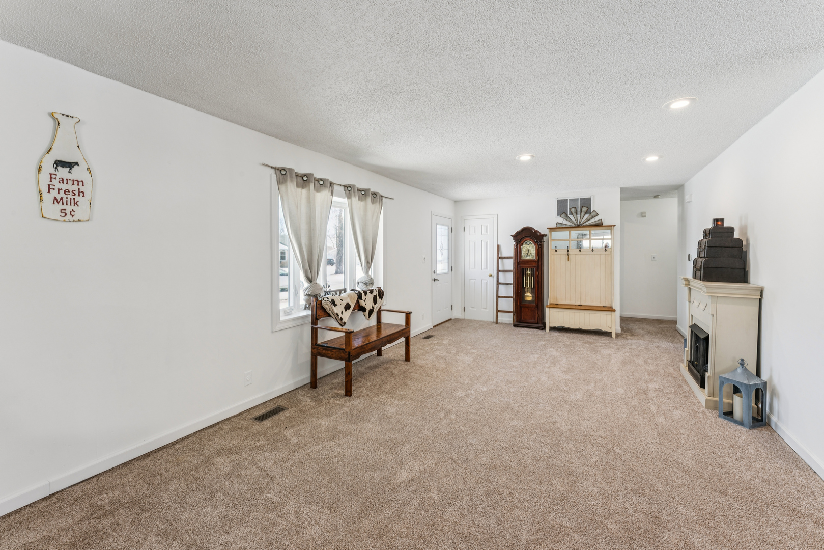 416 Concord Drive, Streamwood, IL 60107