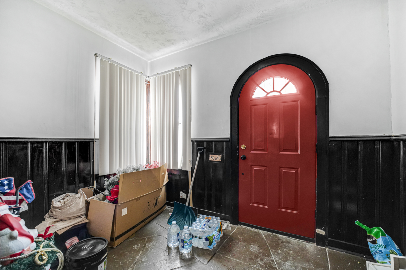 8054 S Jeffery Boulevard, Chicago, IL 60617