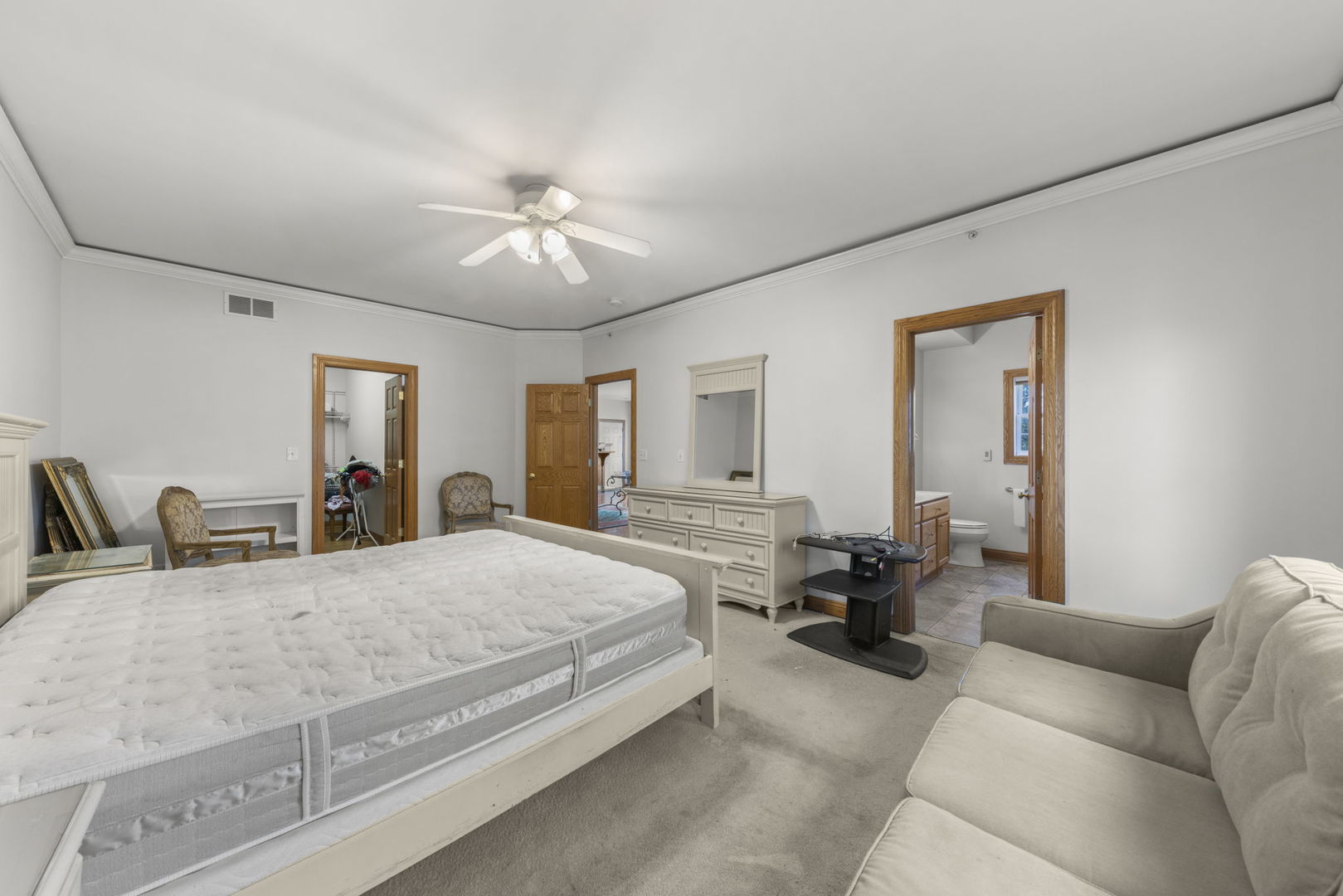 1537 Queen Ann Lane, Gurnee, IL 60031