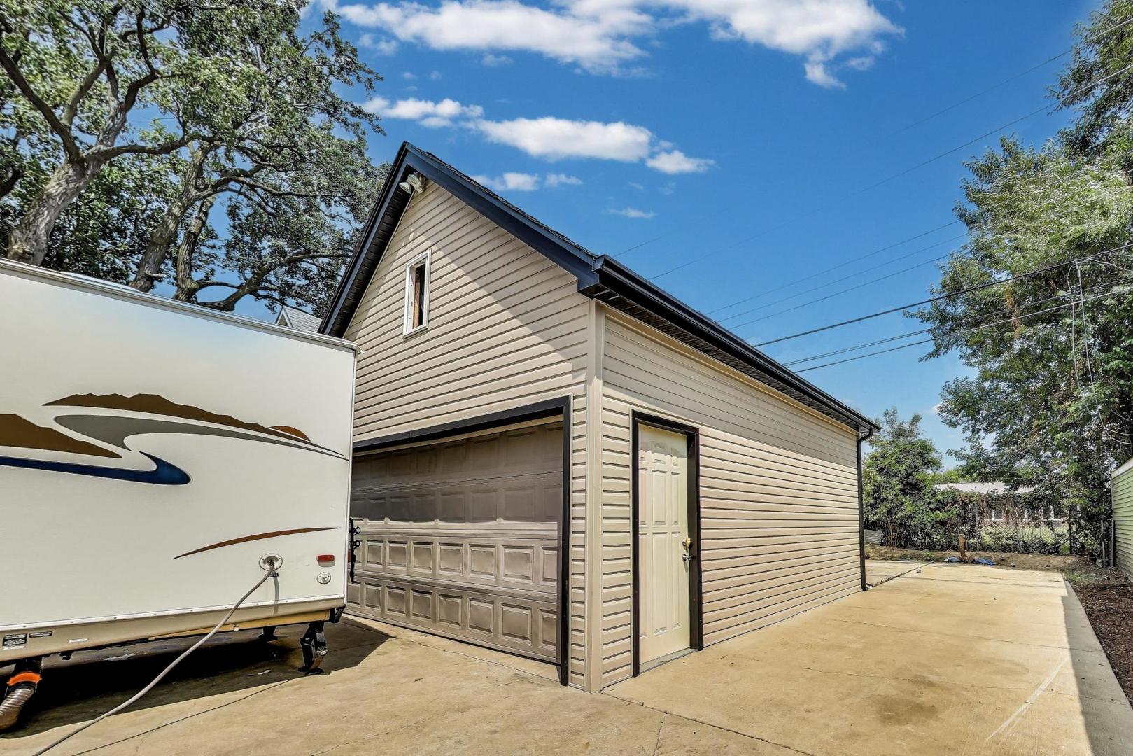 4305 N Mobile Avenue, Chicago, IL 60634