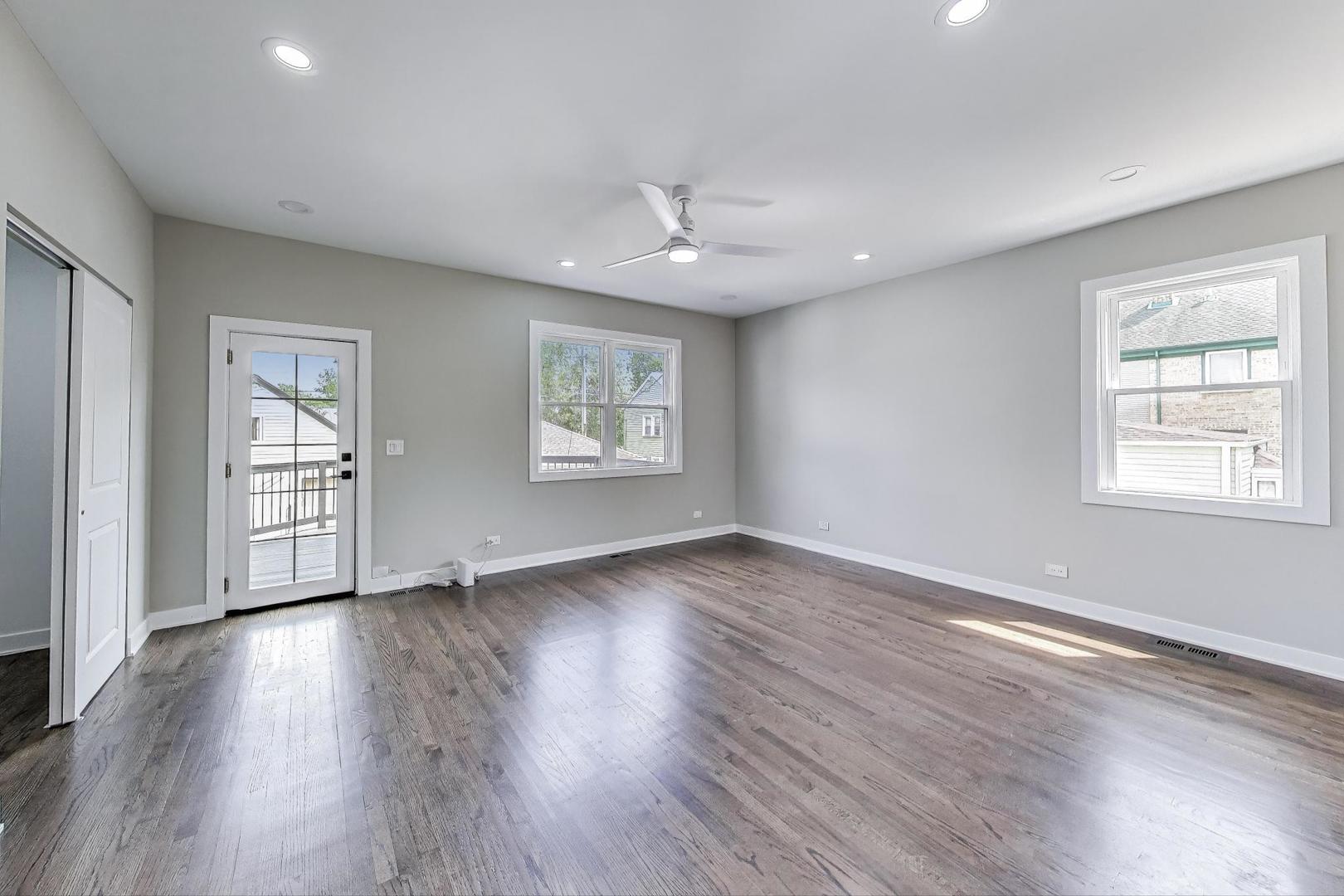 4305 N Mobile Avenue, Chicago, IL 60634