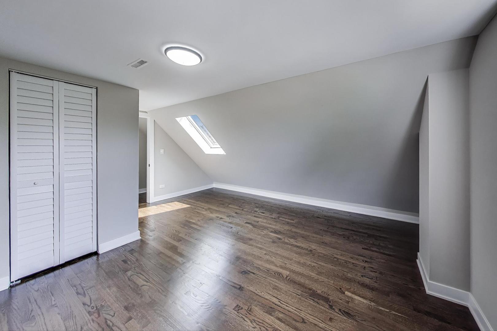 4305 N Mobile Avenue, Chicago, IL 60634