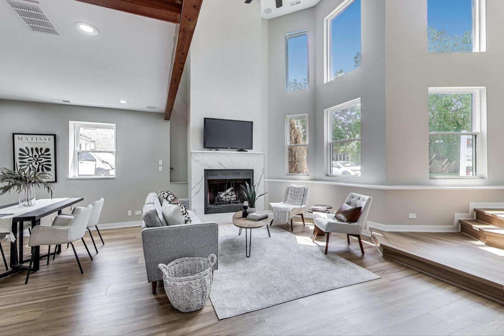 4305 N Mobile Avenue, Chicago, IL 60634