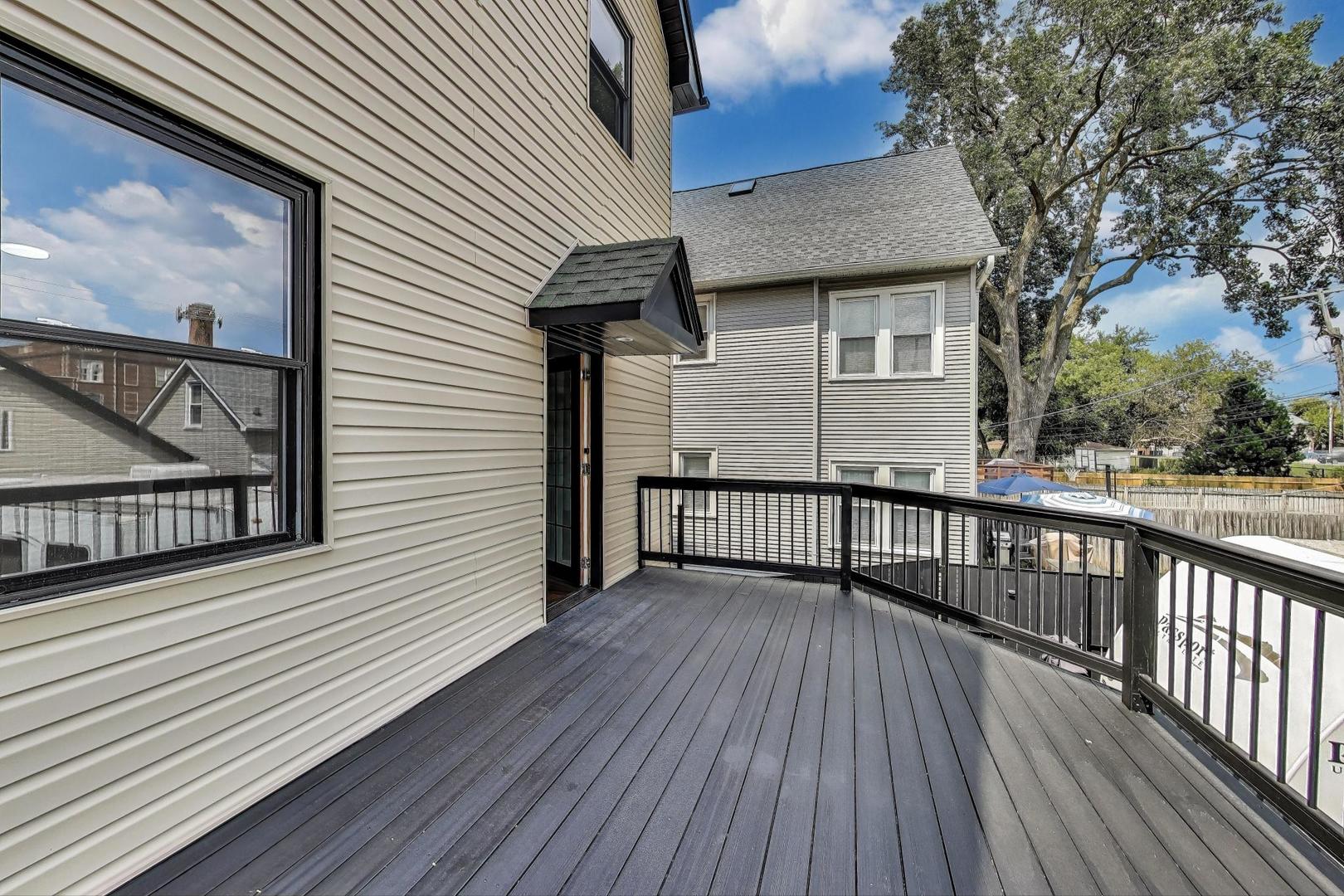 4305 N Mobile Avenue, Chicago, IL 60634