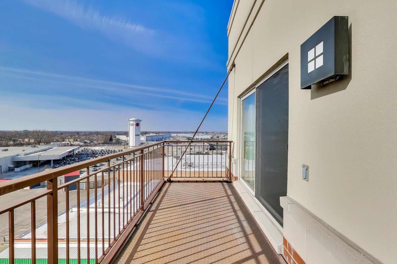 1650 Riverwoods Drive #706, Melrose Park, IL 60160