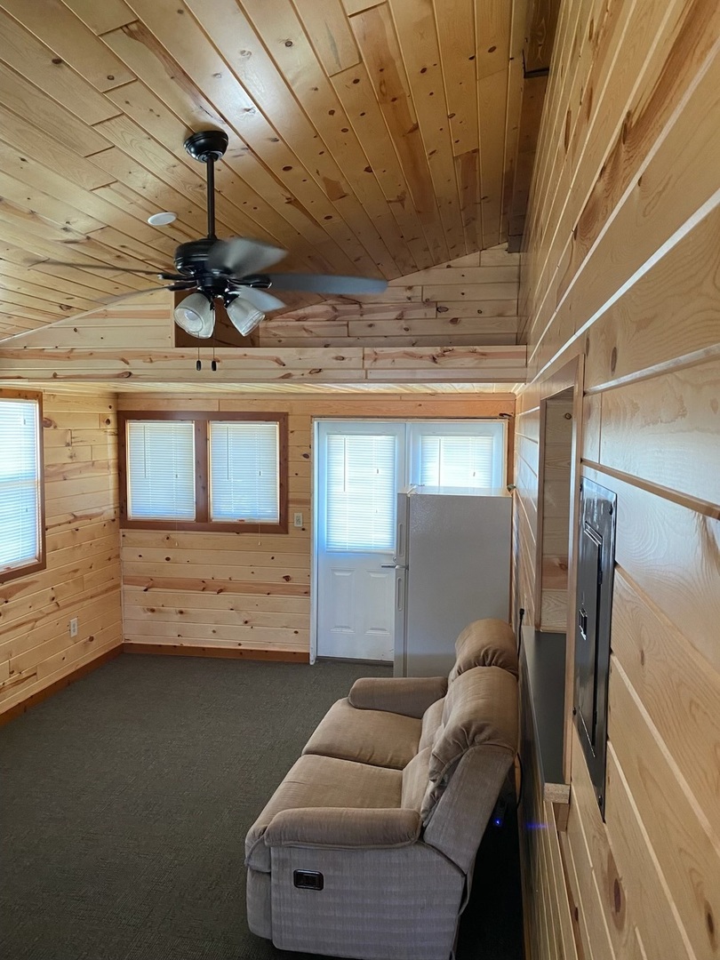 13-100 Woodhaven lakes, Sublette, IL 61367