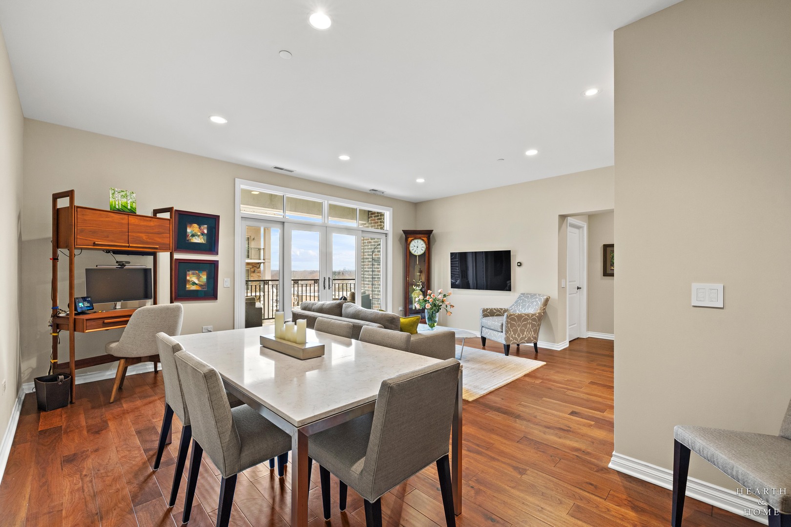 151 W Wing Street #601, Arlington Heights, IL 60005