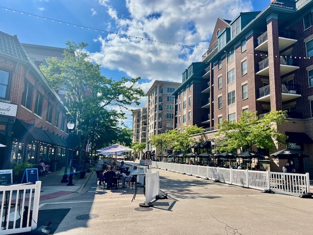 151 W Wing Street #601, Arlington Heights, IL 60005