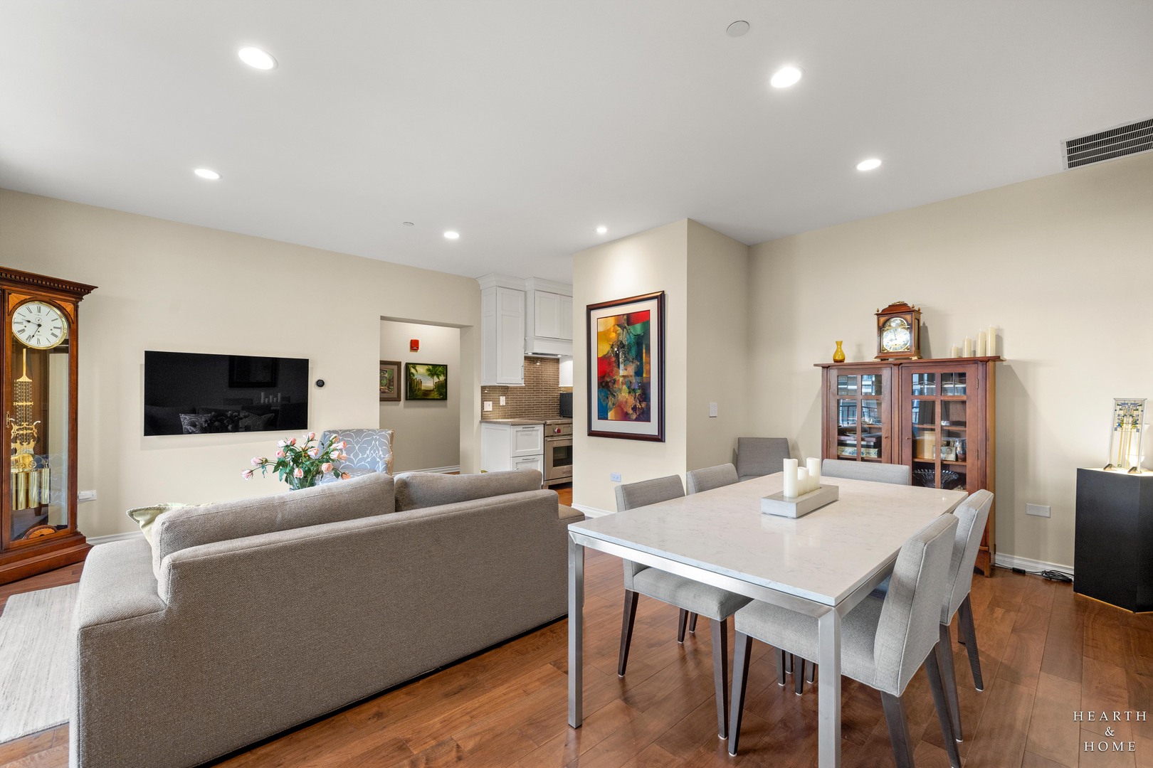 151 W Wing Street #601, Arlington Heights, IL 60005