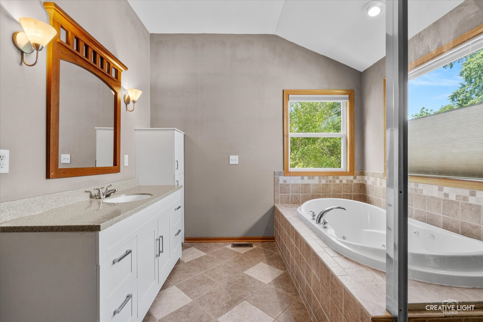 1606 Lake Holiday Drive, Sandwich, IL 60548