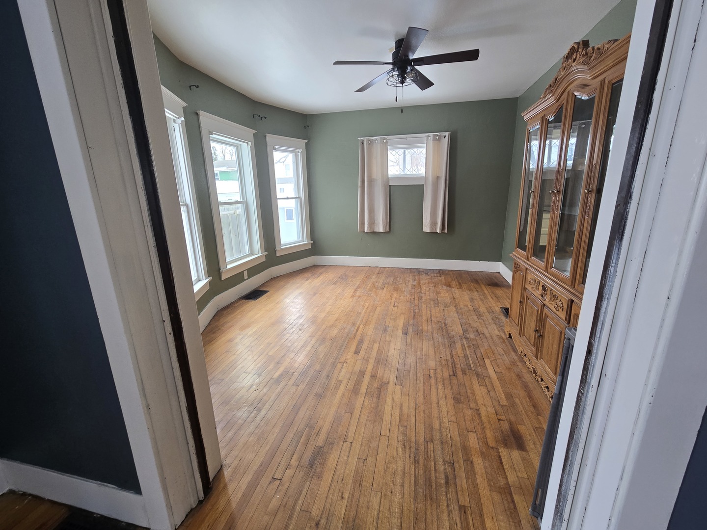 25 E Roosevelt Street, Freeport, IL 61032