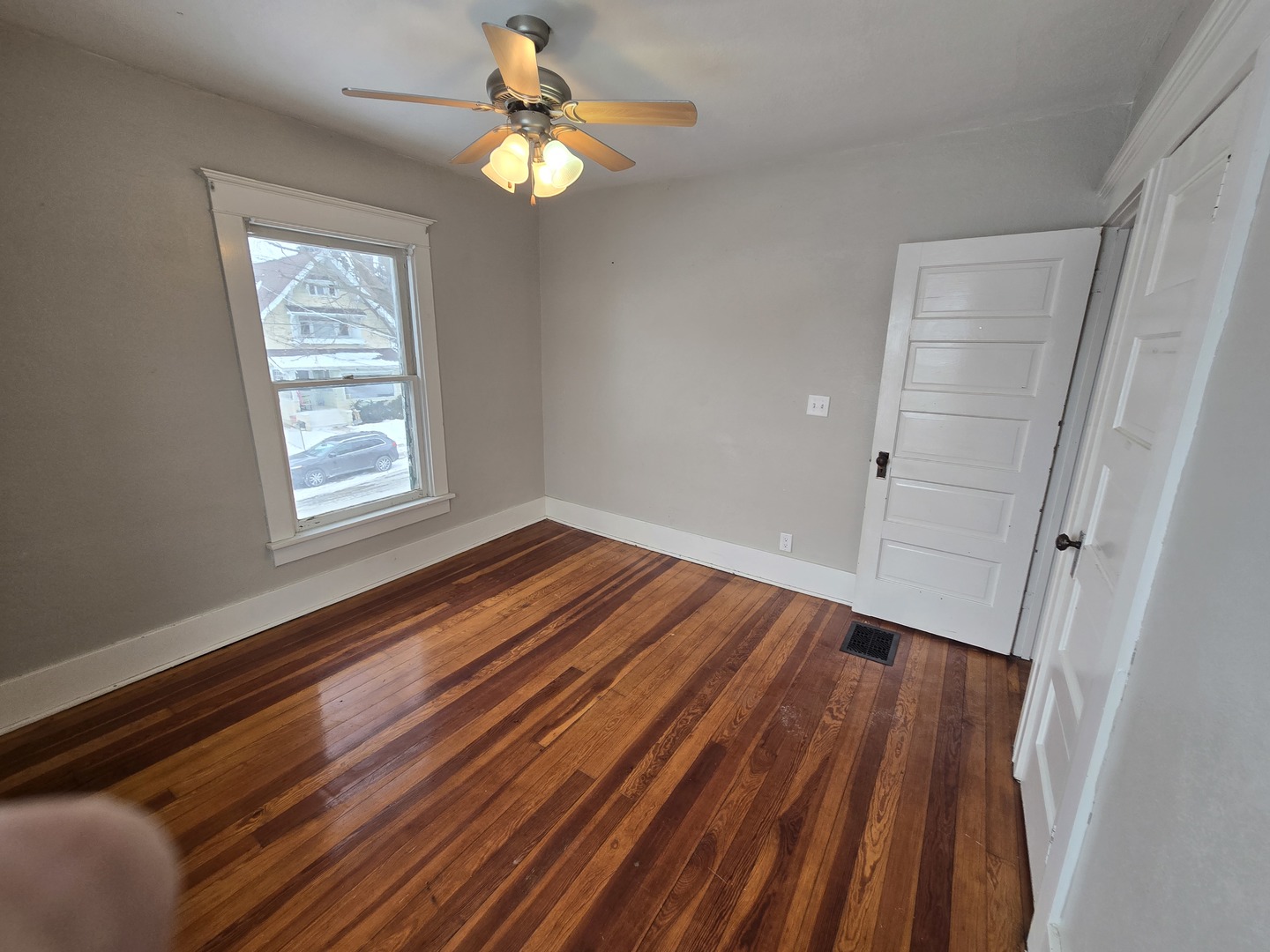 25 E Roosevelt Street, Freeport, IL 61032