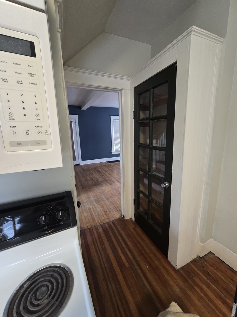 25 E Roosevelt Street, Freeport, IL 61032