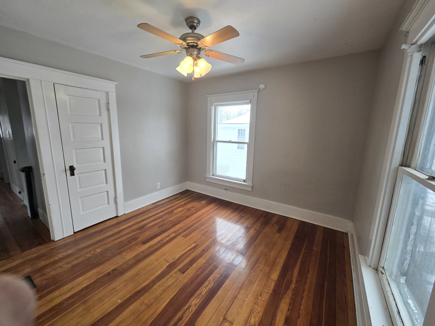 25 E Roosevelt Street, Freeport, IL 61032