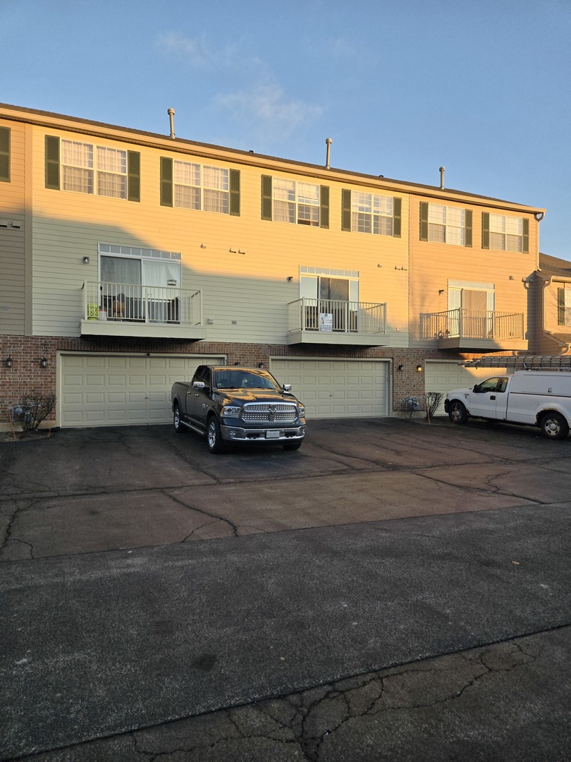 5220 Cobblers Crossing, McHenry, IL 60050