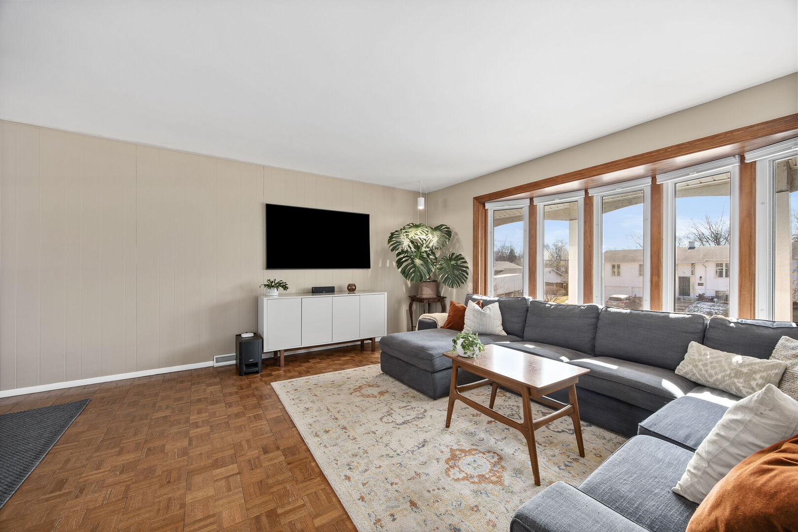 2422 Stonewall Avenue, Woodridge, IL 60517