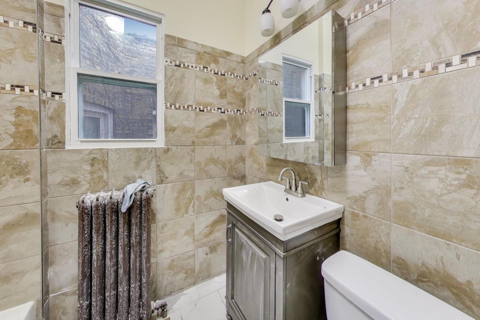 4820 W Washington Boulevard, Chicago, IL 60644