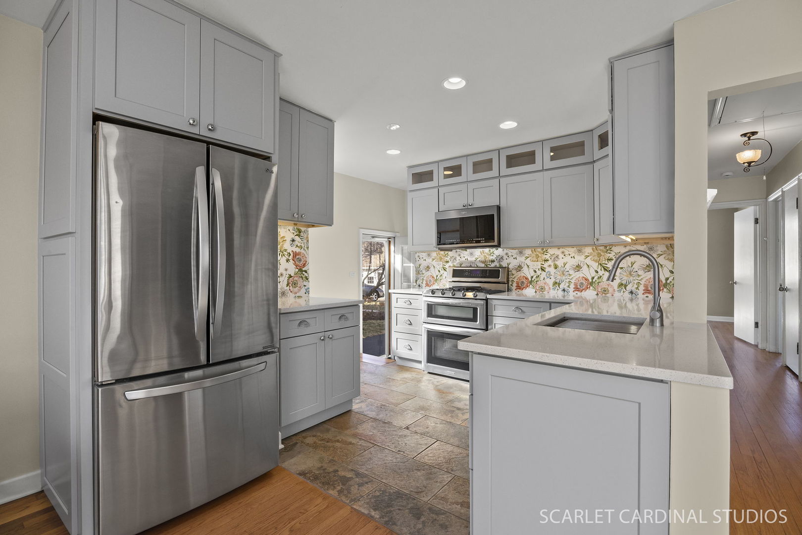 882 Hillside Avenue, Glen Ellyn, IL 60137