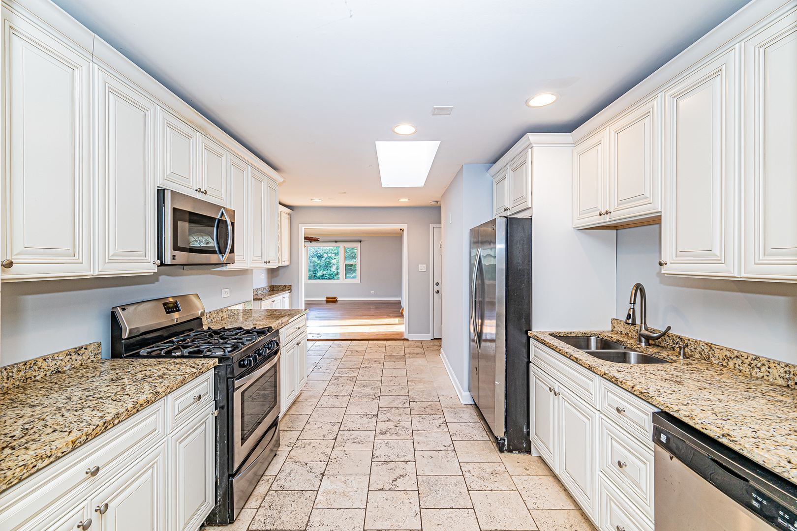 1767 E Cree Lane, Mount Prospect, IL 60056