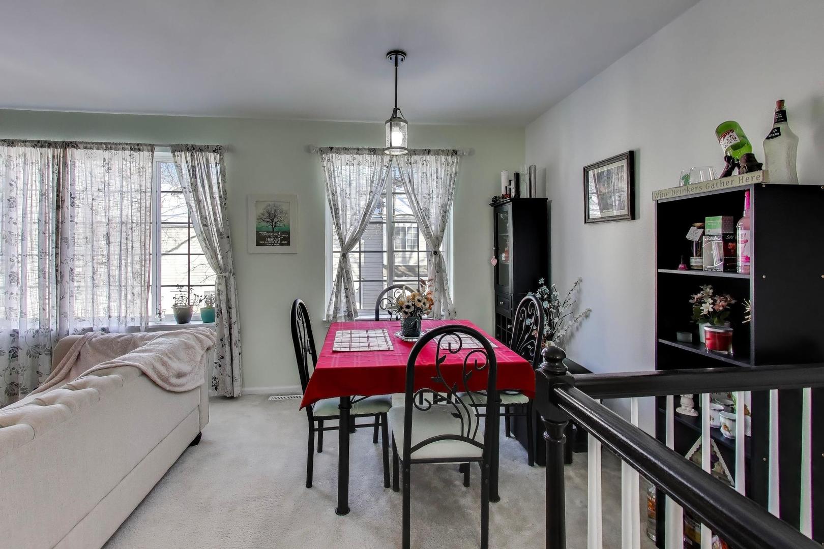 29 N Macgillis Drive #23-3, Round Lake, IL 60073