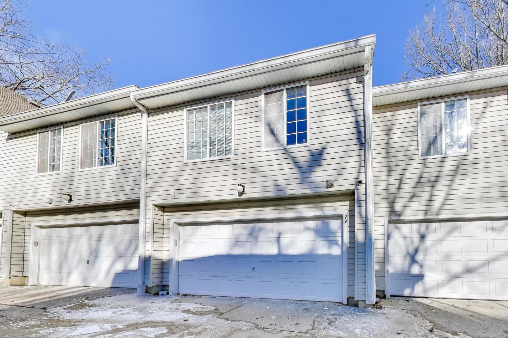 29 N Macgillis Drive #23-3, Round Lake, IL 60073