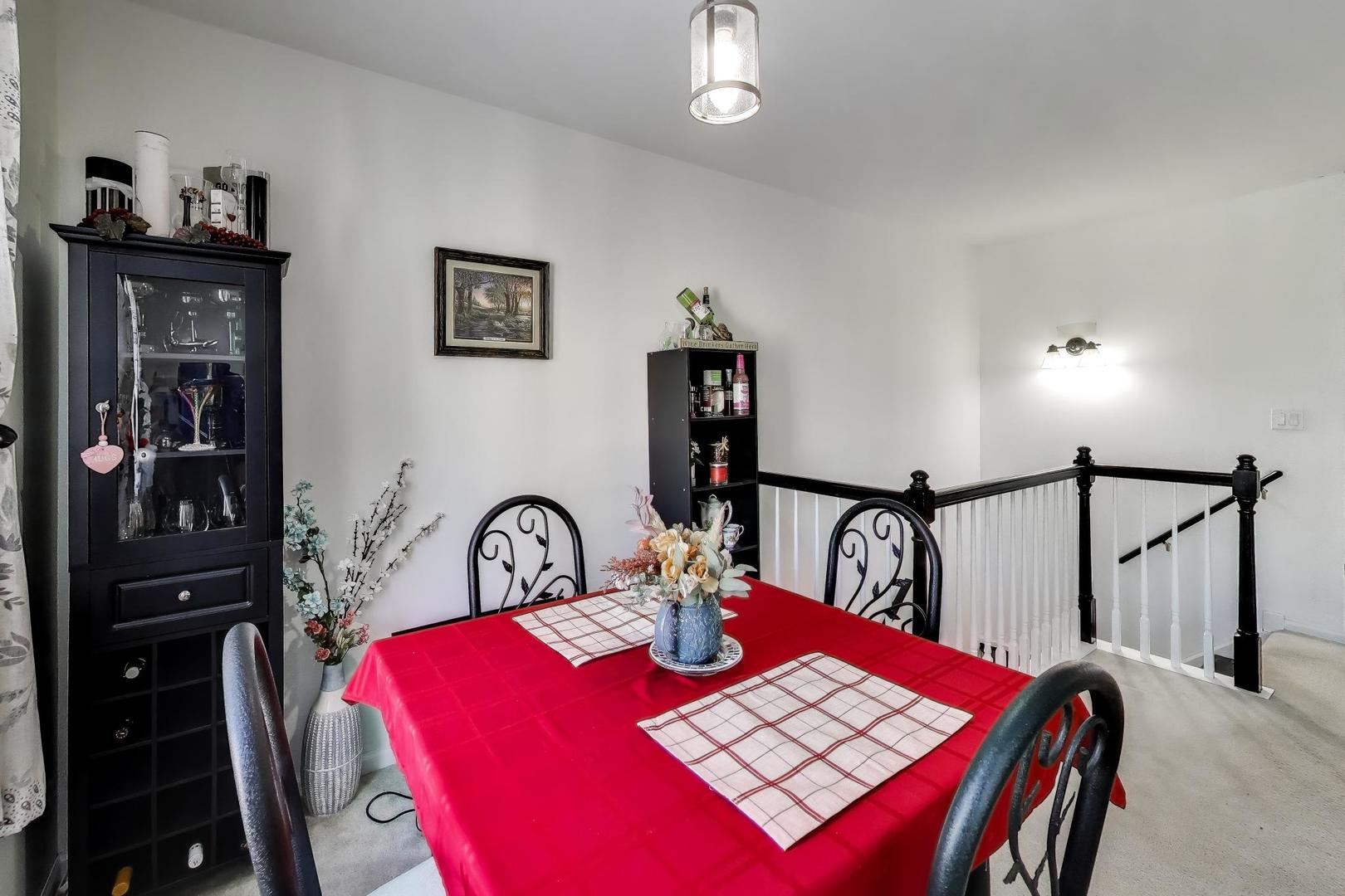 29 N Macgillis Drive #23-3, Round Lake, IL 60073