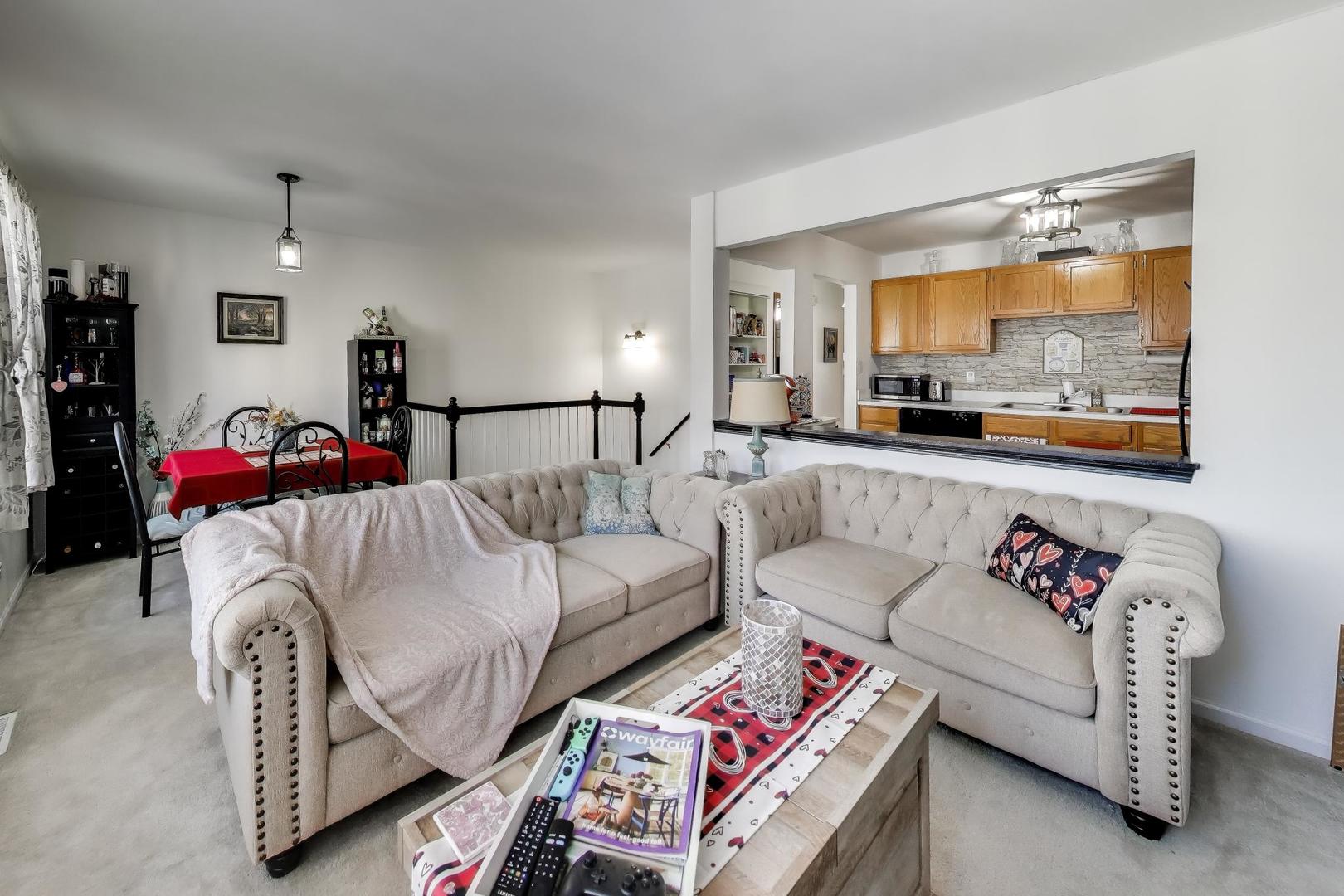 29 N Macgillis Drive #23-3, Round Lake, IL 60073