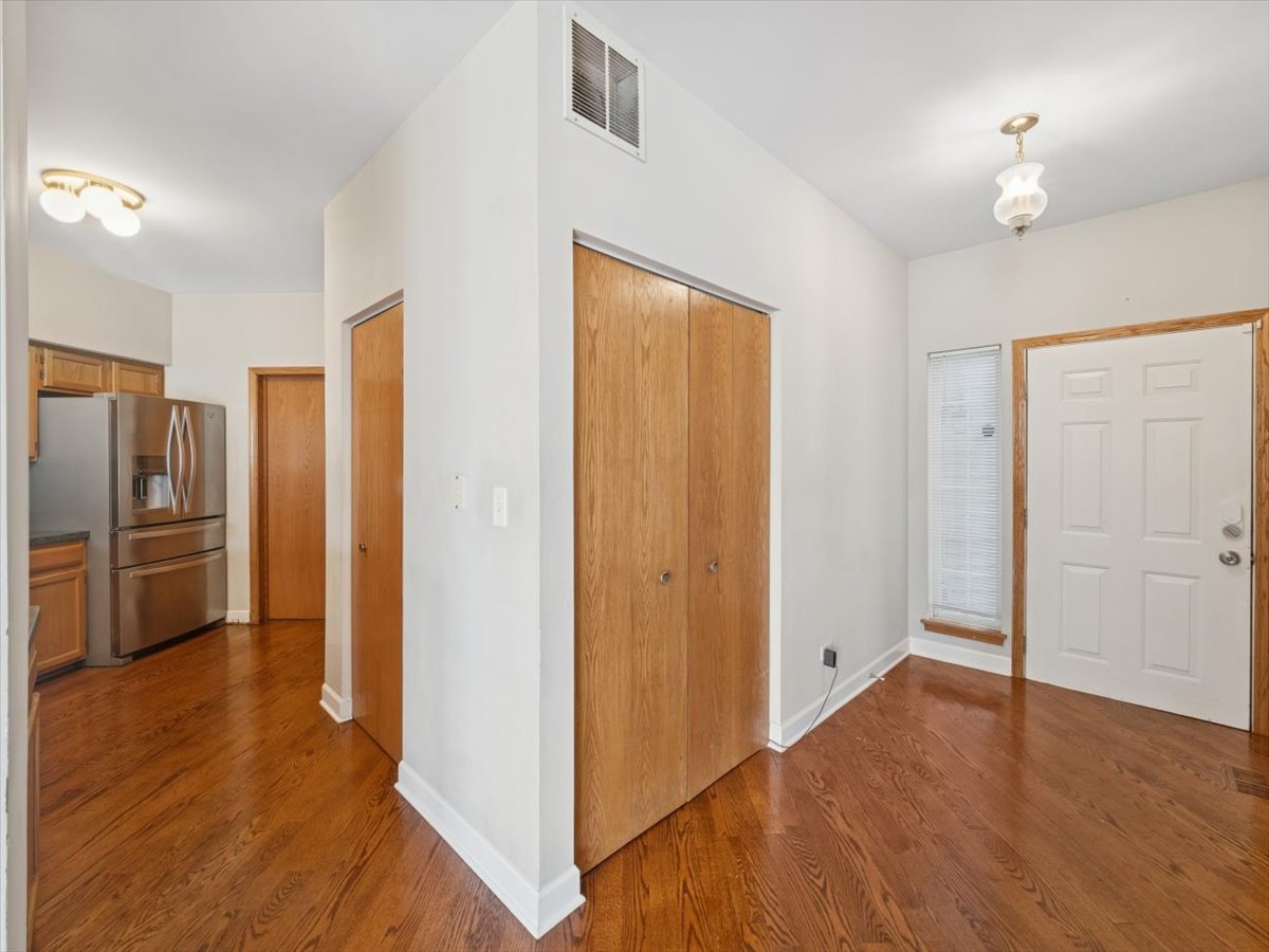 2801 Odlum Drive, Schaumburg, IL 60194