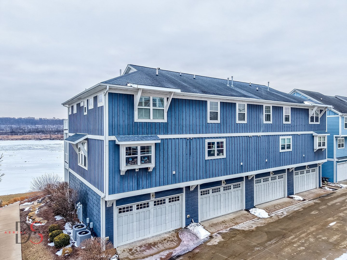 13 River Row, Ottawa, IL 61350