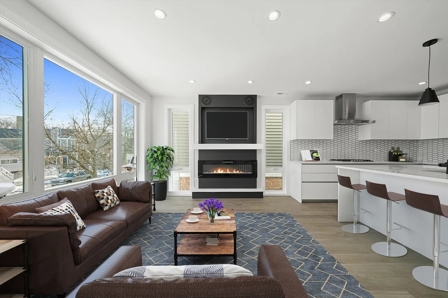 4222 N Bernard Street #2, Chicago, IL 60618