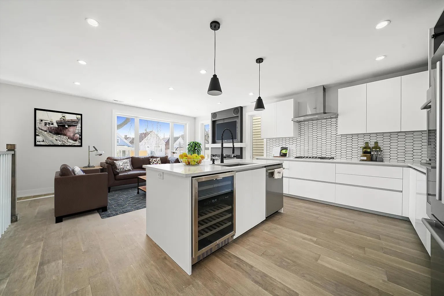 4222 N Bernard Street #2, Chicago, IL 60618