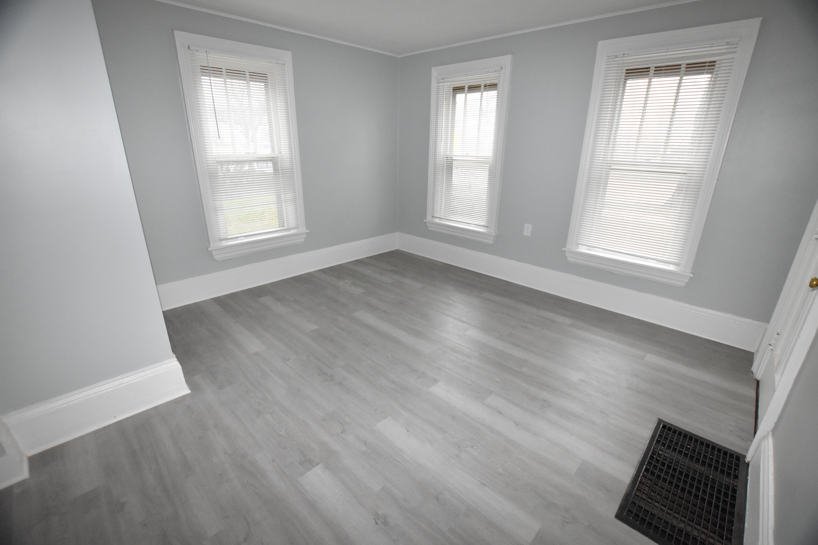 426 N Lake Street #1, Aurora, IL 60506