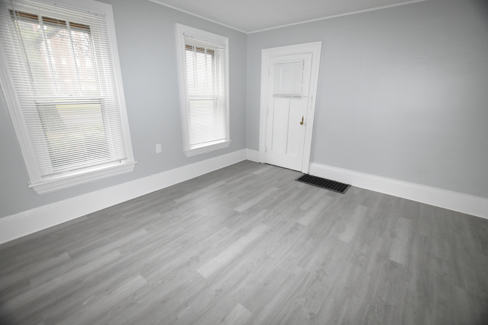 426 N Lake Street #1, Aurora, IL 60506