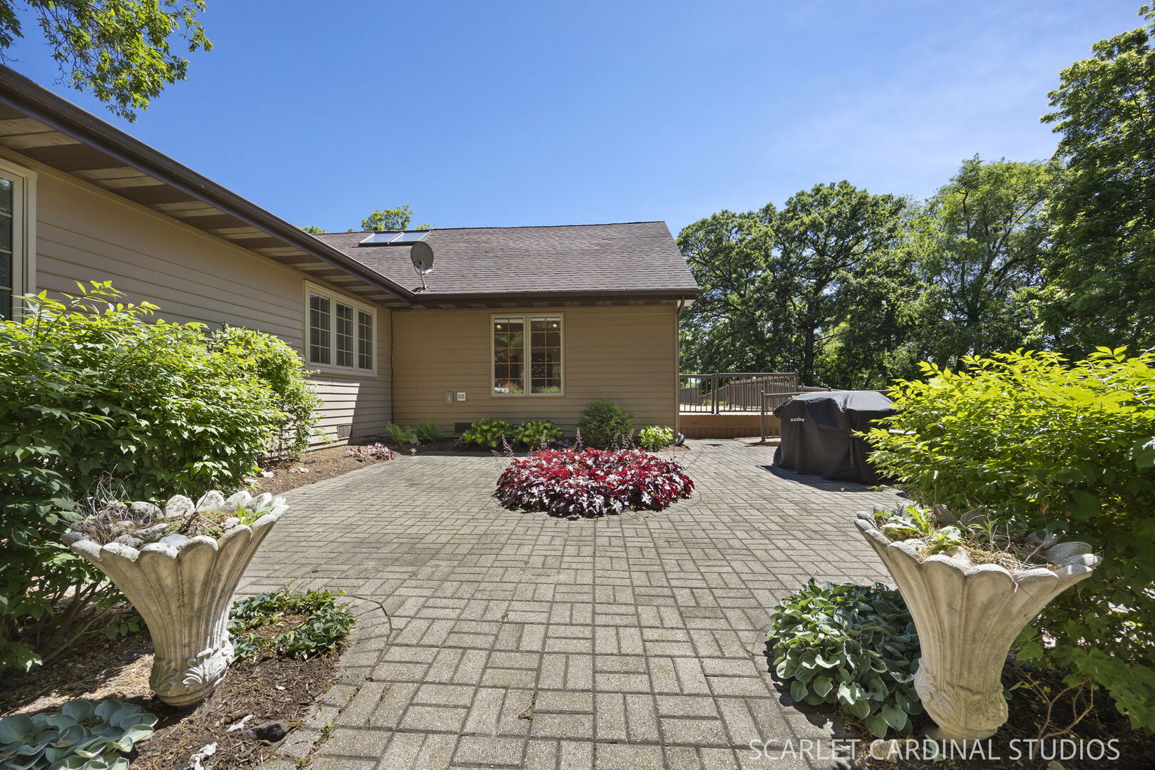 6N368 Oakwood Drive, Campton Hills, IL 60175
